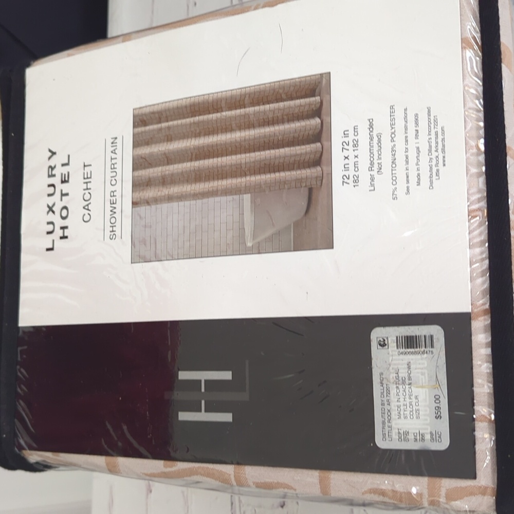 NWT Shower Curtain with Beige and Tan Geometric Design (72x72)